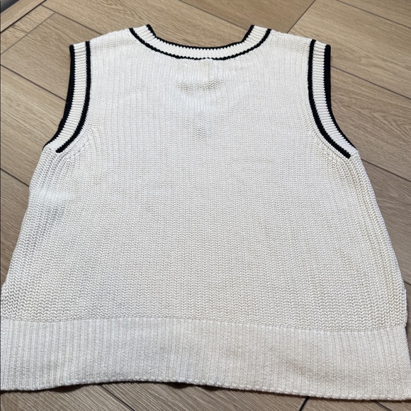 Abercrombie & Fitch Sweater Vest White Soft Oversized Rib Knit Size L Preppy - Picture 7 of 7